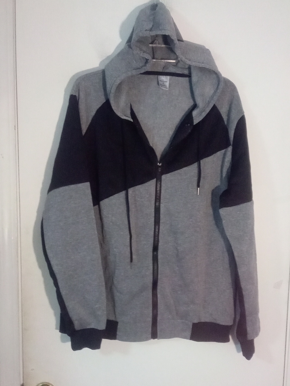 Men's Grey and Black Full-Zip Hoodie Sweatshirt Large New NWOT Unbranded